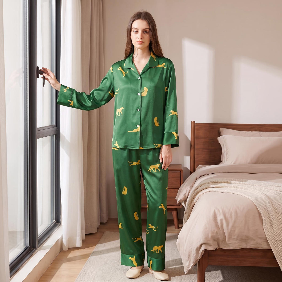 19 Momme 100% Mulberry Silk Pajama Set for Women - Long Sleeve Leopard Print Loungewear