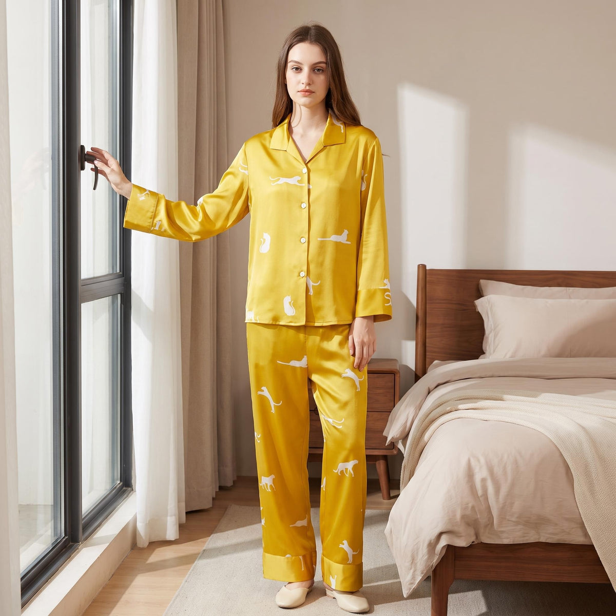 19 Momme 100% Mulberry Silk Pajama Set for Women - Long Sleeve Leopard Print Loungewear