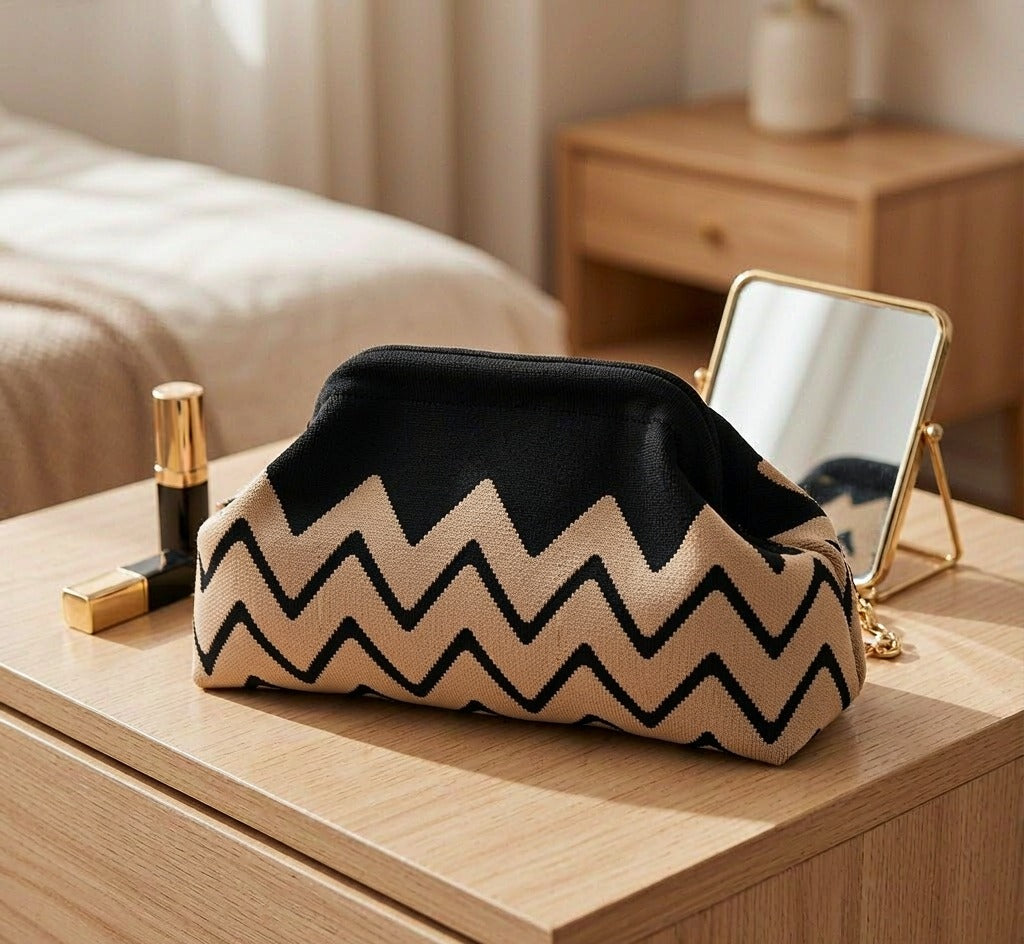 LOEL Chevron Clutch Bag for Women, Wavy Stripe Canvas Purse with Chain Strap, Cute Makeup Pouch Coin Bag