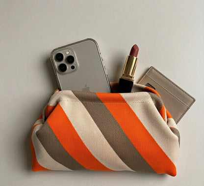 LOEL Knitted Clip-Frame Clutch Bag for Women - Lightweight Polyester Cloud Pouch, Evening & Daily Purse
