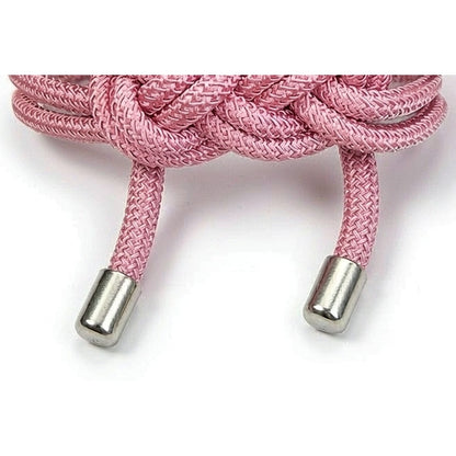 Braid and magnetic cap detail