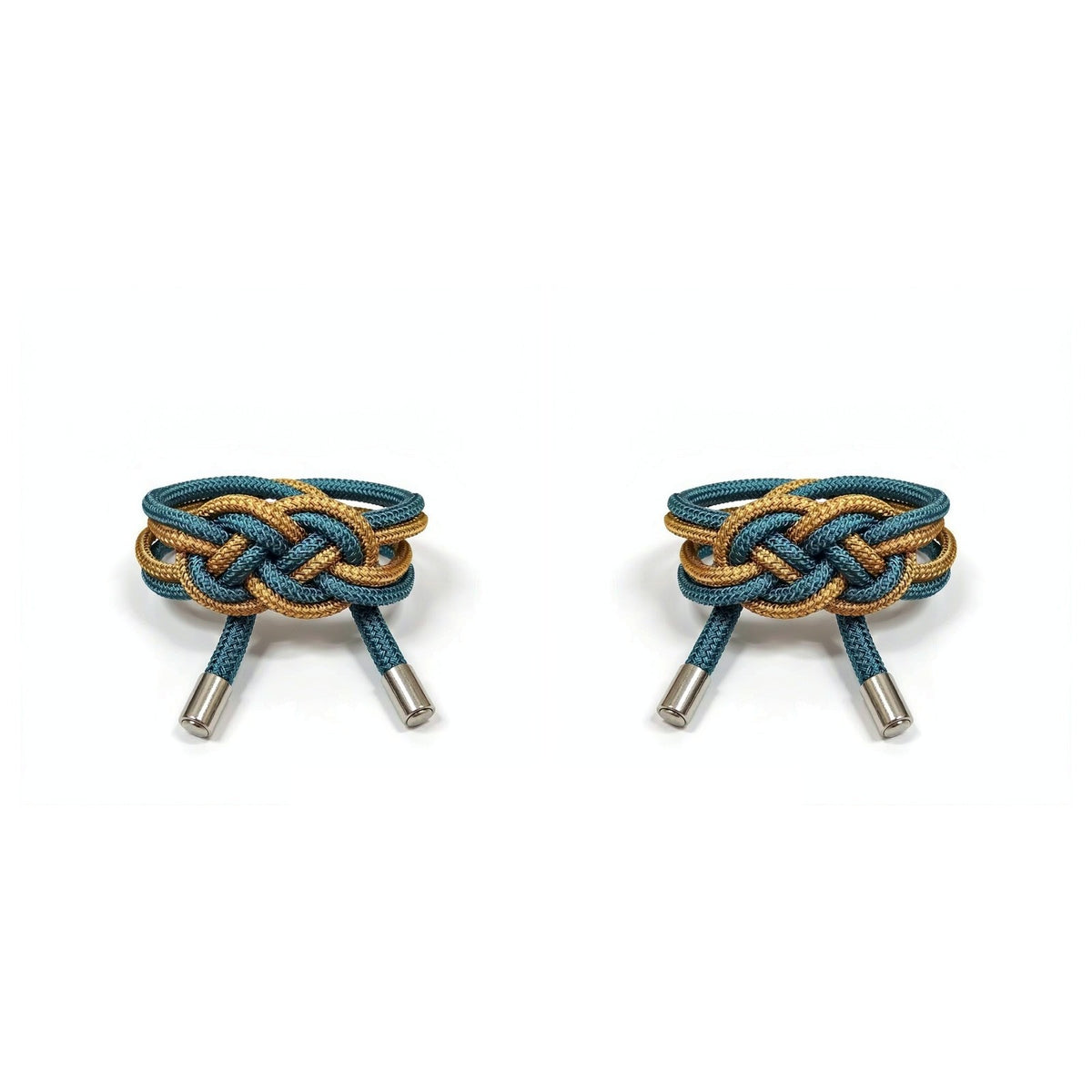 2-pack flat lay with magnetic ends