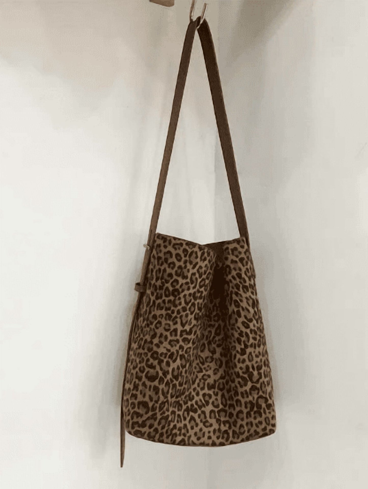 URSOFINE Women’s Trendy Suede Tote Bag Slouchy Shoulder Bags For Women Fall Bucket Underarm Bag Winter Hobo Bag Work Purses Suede Travel Handbag with Adjustable Top Handle 2pcs