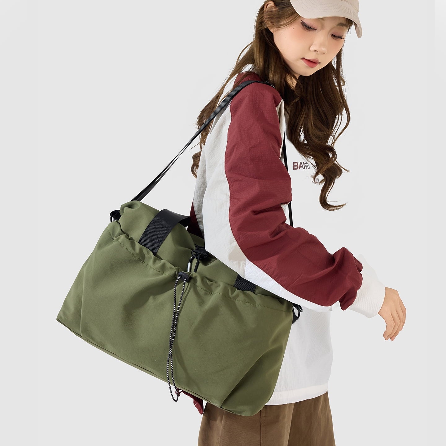 URSOFINE Unisex Crossbody Duffel Bag, Water Resistant Gym Bag with Wet Pocket, Lightweight Daily Commuter & Weekend Travel Handbag for Men Women, Green