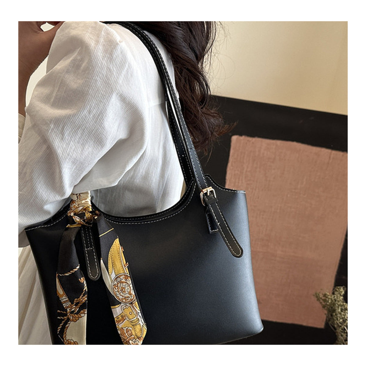 PU Tote Bag - Detail view